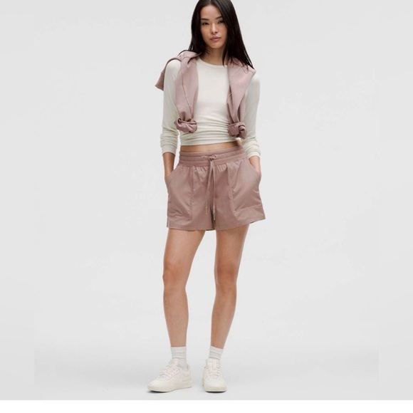 lululemon athletica Pants - 💕 Lululemon dance studio 3 1/2 inch Shorts in twilight Rose size 8
